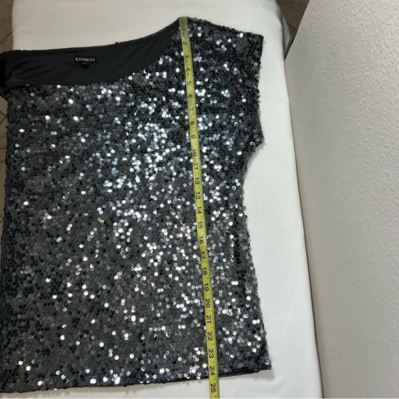Express Silver Gray All Over Sequins Cape Sleeve Blouse L Wedding Guest Holiday - Picture 6 of 8